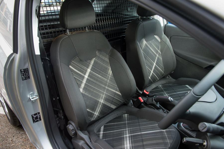  Vauxhall Corsavan 2015 года  (фото 22 из 30)